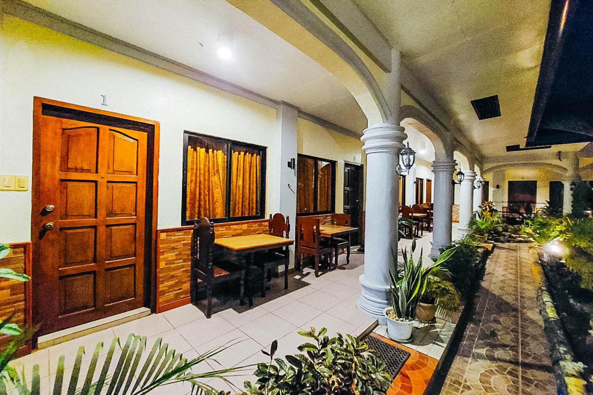 פורטו פרינססה Mbg Travellers Inn Powered By Cocotel מראה חיצוני תמונה