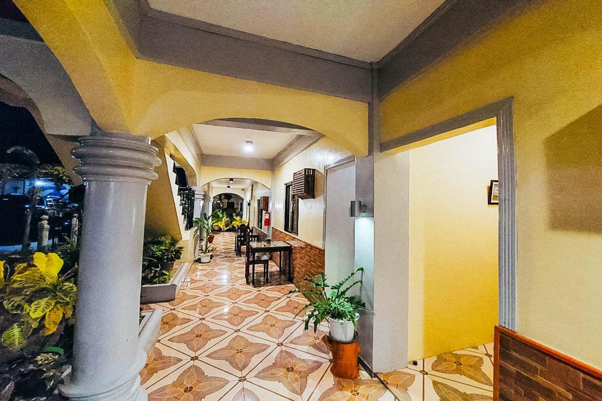 פורטו פרינססה Mbg Travellers Inn Powered By Cocotel מראה חיצוני תמונה